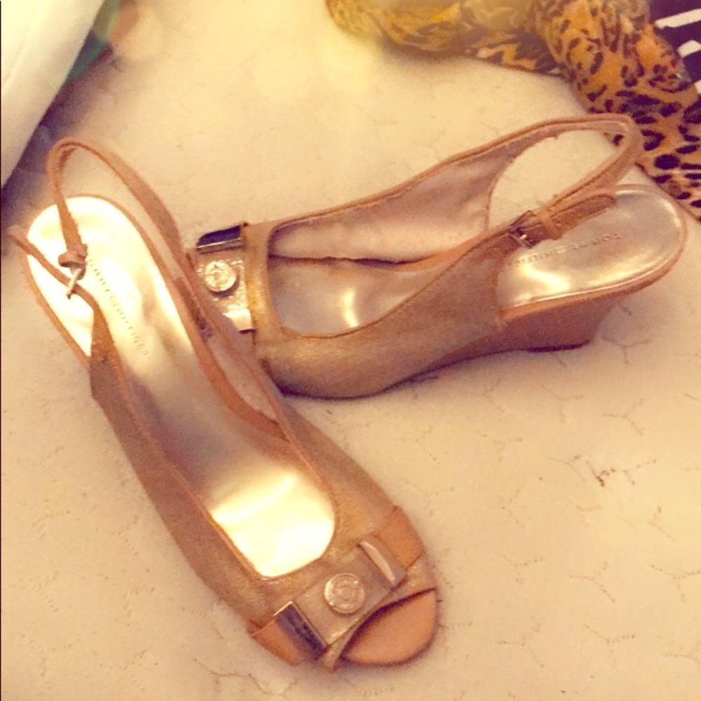 Tommy Hilfiger wedges (Gold) (size: 8 1/2)